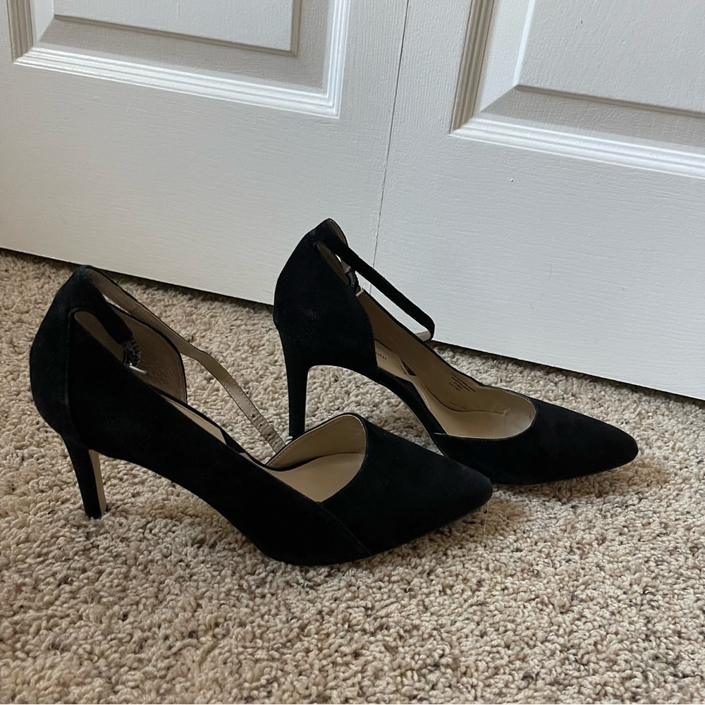 Adrienne Vittadini Size 10 Black Suede Heels